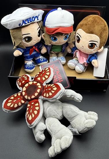 STRANGER THINGS PELUCHE CHIBI 20cm modelli ass.