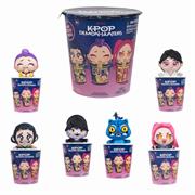 K-POP DEMON HUNTERS BLIND CUP RAMEN C/PELUCHE 10cm